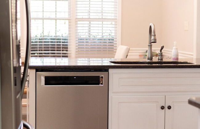 Stately Stradford Home Masters Rental - Foto 7