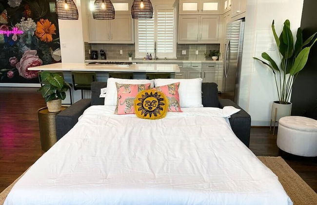 Urban Jungle Retreat in the HTX Skyline - Foto 8