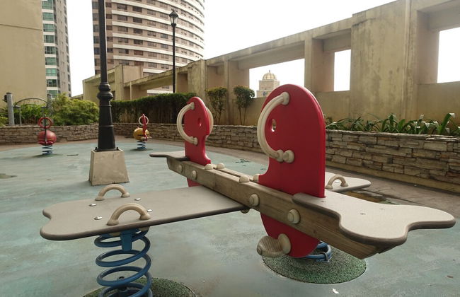 Luxury Condo at Forbeswood Parklane - Foto 80