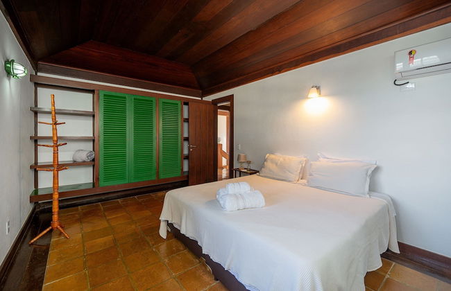 Casa com Cinco Quartos Pé na Areia - Foto 7