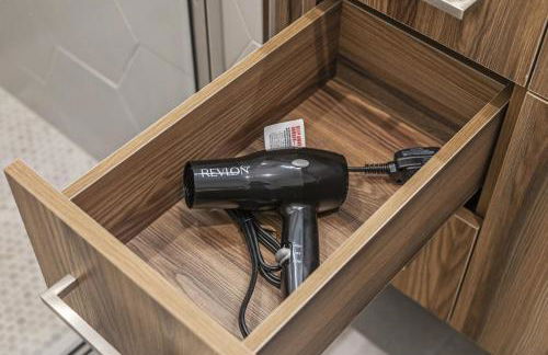 Trendy 1BR w 10ft Ceilings FREE Parking Pet Friendly - Foto 14