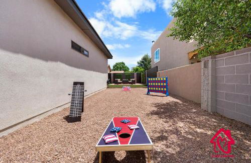 Fireside Oasis Retreat - An Irvie Home - Foto 16