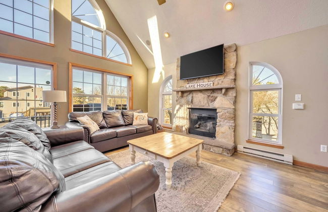 Pocono Pinnacle by Avantstay Steps to the Lake, Game Room, Large Deck - Foto 15