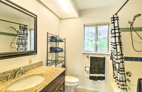 Lake View Home with Grill Hike, Boat, Relax! - Foto 22