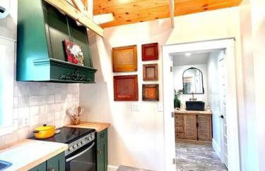 SweetSuiteCullman-couples retreat tiny home dwntwn - Foto 32
