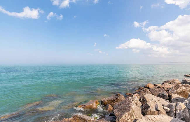 Modern 3BR House Steps to the Beach - Photo 53