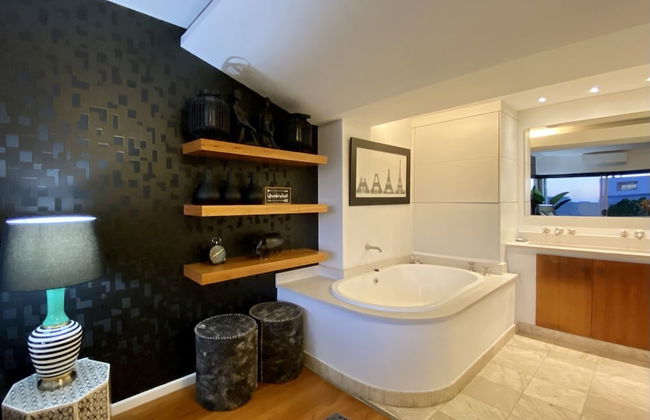 Clifton YOLO Spaces – Clifton Beachfront Executive - Photo 26