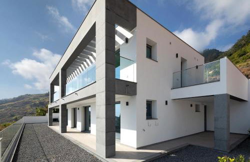 SKYFALL VILLA - Photo 23