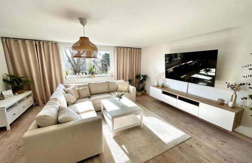 Wunderschöne moderne Wohnung mit Balkon - Foto 1