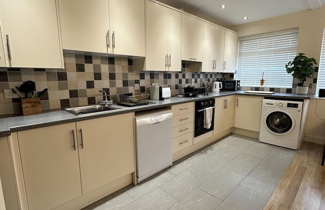 Charming 2-bed Apartment in Danbury, Essex - Foto 13