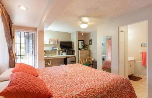 Your Perfect Home Charming 2BR2BA Apartment with Full Kitchen WD & AC - Photo 25
