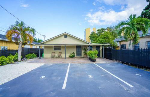 2 BD Home w/ Private Parking, Private Yard & W/D - Photo 38