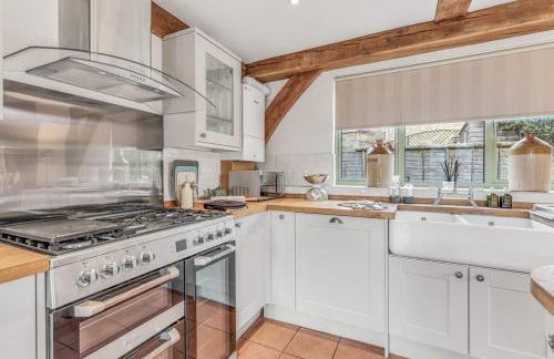 Hiron's Piece and Honeysuckle Cottage - with Hot Tub - Photo 68