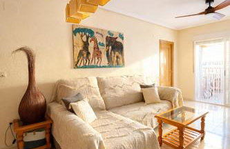 Apartamento familiar 3 habitaciones con piscina y parking - Playa a 5 min a pie - Aeropuerto Alicante a 10 min - Foto 2
