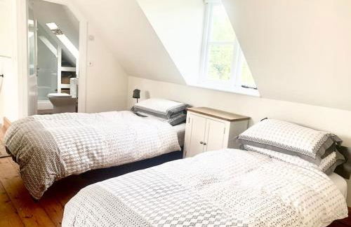 Delightful Ely house Bright and warm with cathedral view - Photo 4