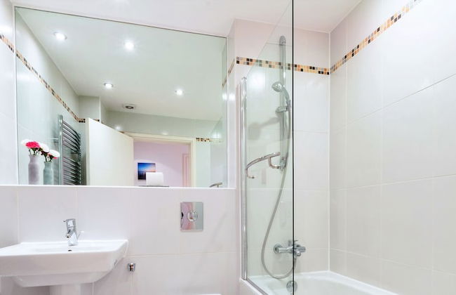 The Chamber Suites - Photo 12