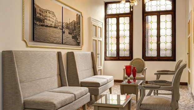 GKK Exclusive Private Suites Venezia - Photo 4, Lobby sitting area