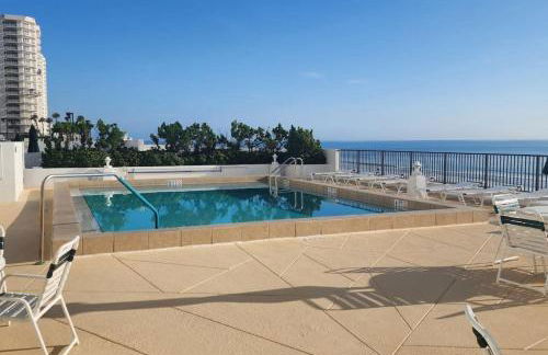 Coastline Penthouse Condo - Foto 21