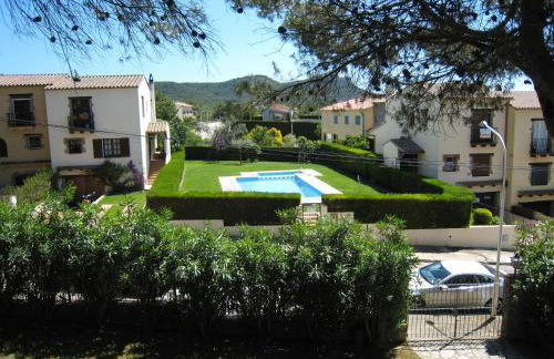 Casa con Gran Jardín Privado y Piscina Comunitaria en Torroella de Montgrí - ES-323-44 - Foto 36