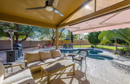 Luxe Desert-Chic 3BR with Heated Pool, Spa, and Grill - Foto 4