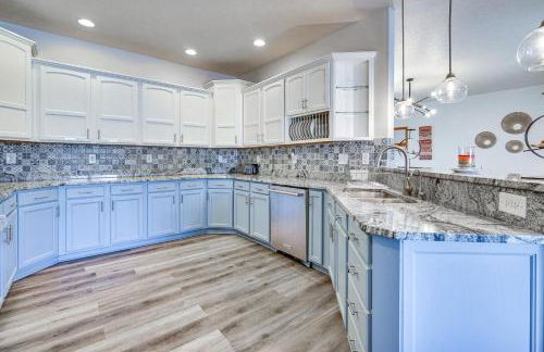 Elegant Pataskala Home with Hot Tub and Fire Pit! - Foto 11