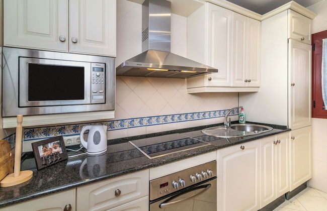 Luxury 2-bed Apartment Elviria - Pool, Sauna & gym - Foto 5