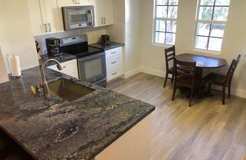 LIC Mgr - MODERN 3 BED 4 BATH VILLA - UPSCALE OCEANFRONT RESORT - INDOOR PICKLEBALL - SPEAKEASY! - Photo 7