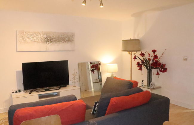 Skyline Haven Modern 2BR w/ Free Parking & 4kTV - Photo 56