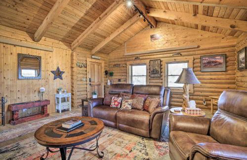 Remote Cabin with Gas Stove Less Than 7 Mi to Town! - Foto 5