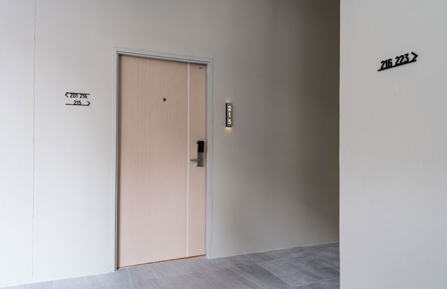 College Haus - Photo 29