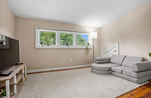 Entire Spacious Home Near DC - Photo 31