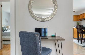 Close to NYC | King Bed | Free Parking - Foto 16