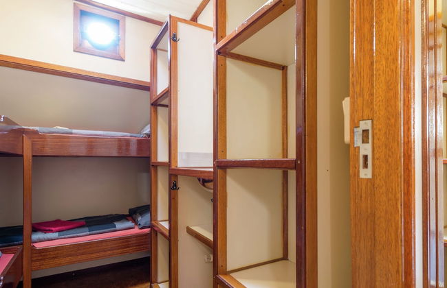 Boat in Leiden Near City Center & Museums - Foto 6