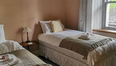 Jameswood Villa - Photo 5, towels