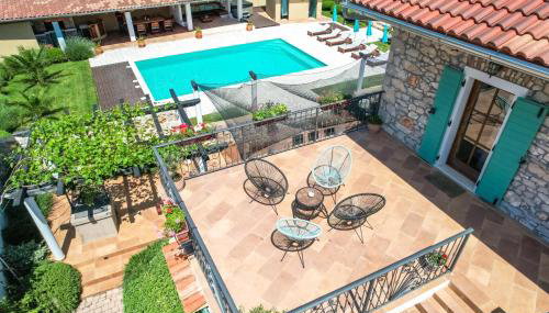 Božini dvori- Villa with Pool, Sauna , Jacuzzi and multifunkcional sport Court - Foto 5, sunbed