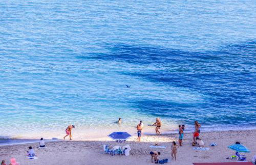 Beachfront Ocean view 2bdrm Stylish Stay - Foto 41