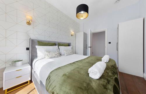Two Modern Central London Apartments with AC Near Big Ben & Buckingham Palace - Photo 31