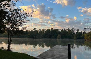 Kingwood Cottage - 10 mins from IAH - Lake Front - Foto 32