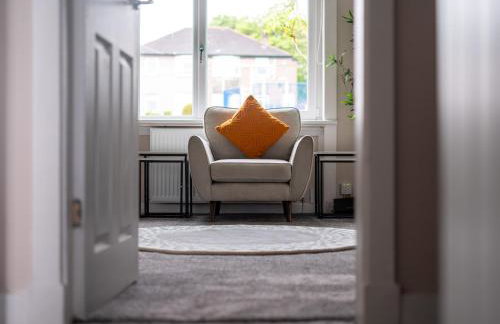 4 Bedrooms Homely House - Sleeps 6 Comfortably with 6 Double Beds,Glasgow, Free Street Parking, Business Travellers, Contractors, & Holiday-Goers, Near All Major Transport Links in Glasgow & City Centre, Perfect for Common Wealth Games 2026 - Foto 13