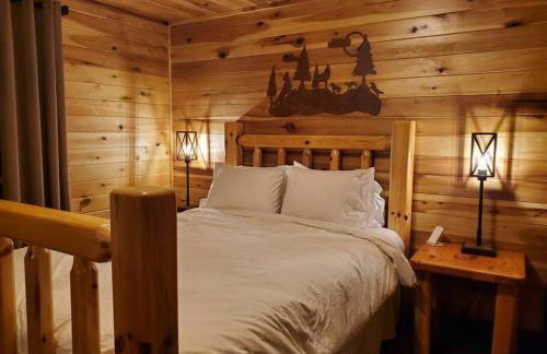 Luxury Cabin w/ Game Room & Hot Tub at Cave Run Lake - Foto 5