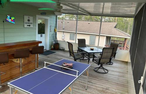 Bay Breeze Bliss-Hot Tub, Bar and Canal 5mi to Beach - Foto 40