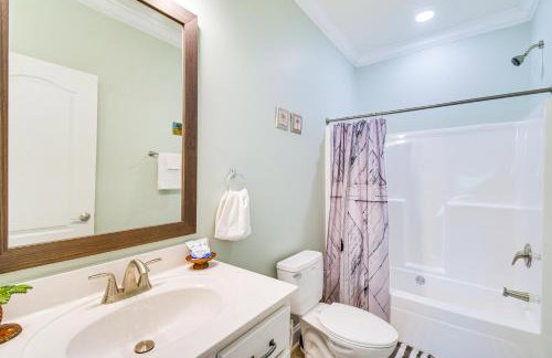 Waterfront Wolf Bay Home with Private Boathouse! - Foto 16