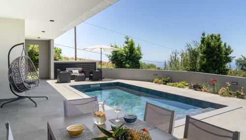 Vila da Ponta do Pargo by An Island Apart - Foto 4, sunbed