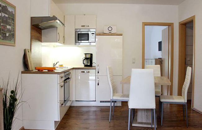 Pear - On the Fruit Tree - Foto 6