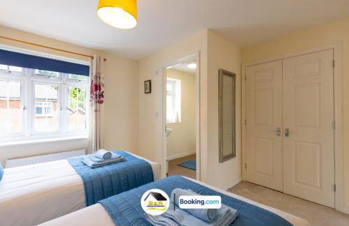 3 Bedroom House By B and R Serviced Accommodation Amesbury With Super fast Wi-Fi 145Mbps - Foto 7