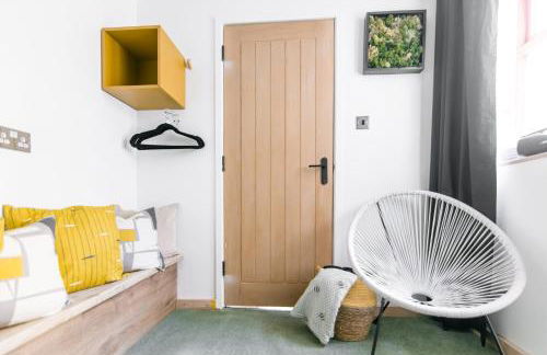 Bumblebee checkout 2pm Frome Longleat Aqua Sana Bath 5 people PRIVACY - Foto 60