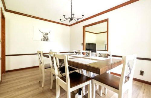 100 Acre Red Brick Ranch Hocking Hills Cabin Hot Tub 12 - Foto 21