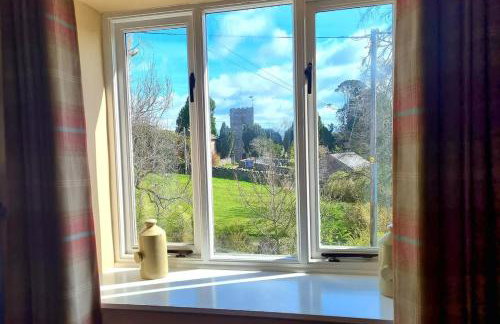 Horse & Farrier Pub - Photo 22