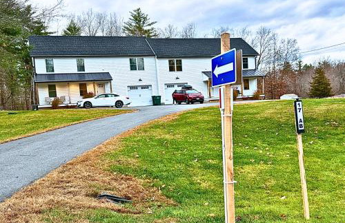 Maplewood Retreat Sleeps 6 Kingston NH by Vacation Your Way - Foto 35