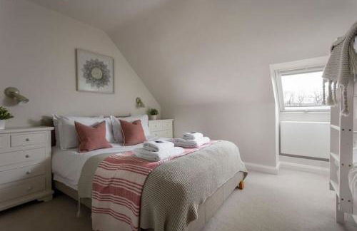 Stone Barn, contemporary barn conversion - Photo 27